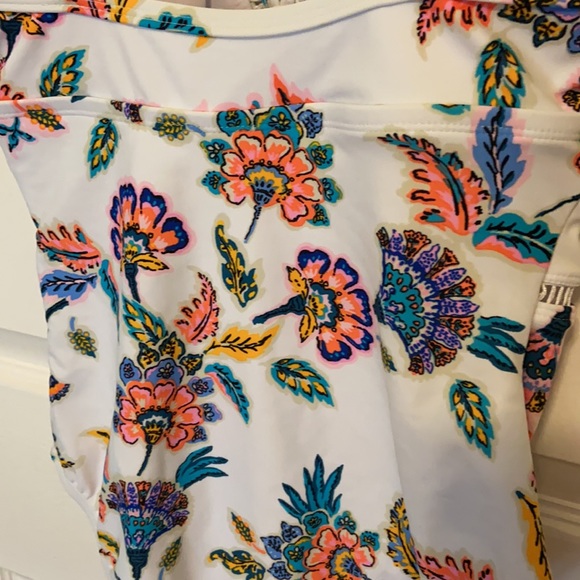 Target Kona Sol Swimsuit - Picture 6 of 6